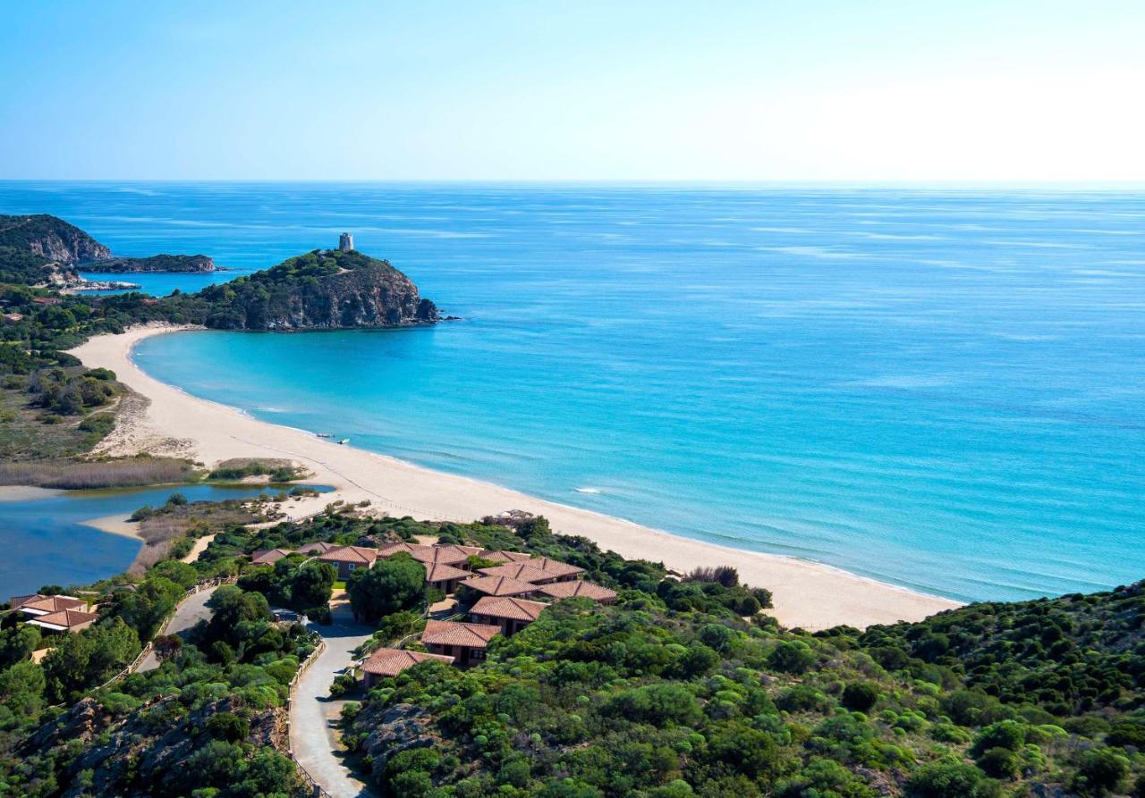 Baia Di Chia Resort Sardinia, Curio Collection By Hilton Exteriör bild